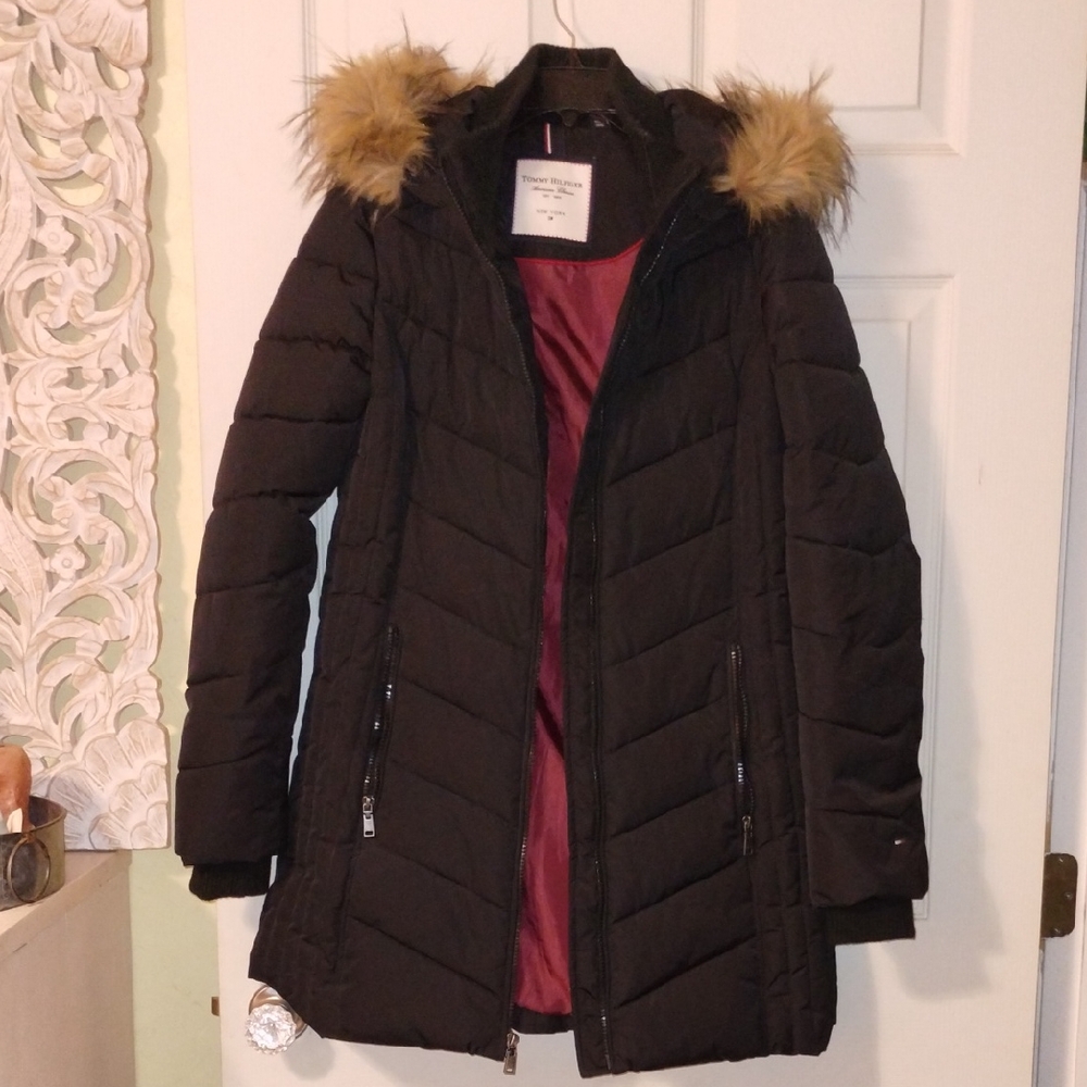 2009 Tommy Hilfiger Black Puffer Jacket Faux Fur Hood Perfect Condition
